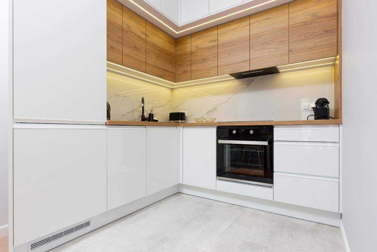 Apartament Dom Przy Okrzei By Renters Prestige Warsawa Bagian luar foto