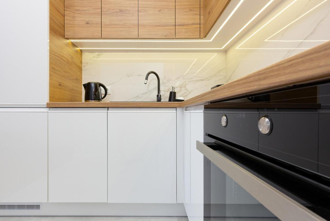 Apartament Dom Przy Okrzei By Renters Prestige Warsawa Bagian luar foto