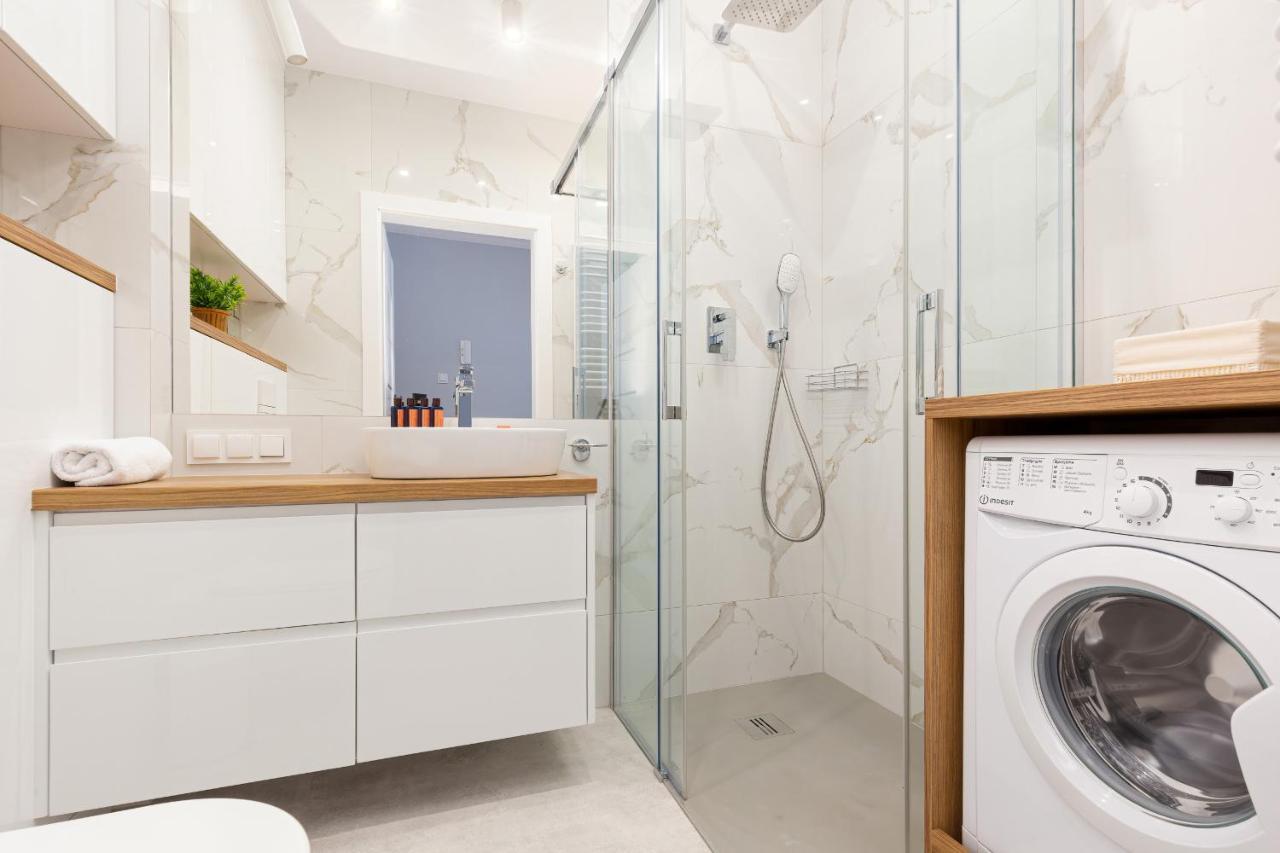 Apartament Dom Przy Okrzei By Renters Prestige Warsawa Bagian luar foto