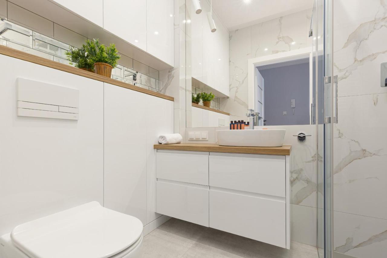 Apartament Dom Przy Okrzei By Renters Prestige Warsawa Bagian luar foto
